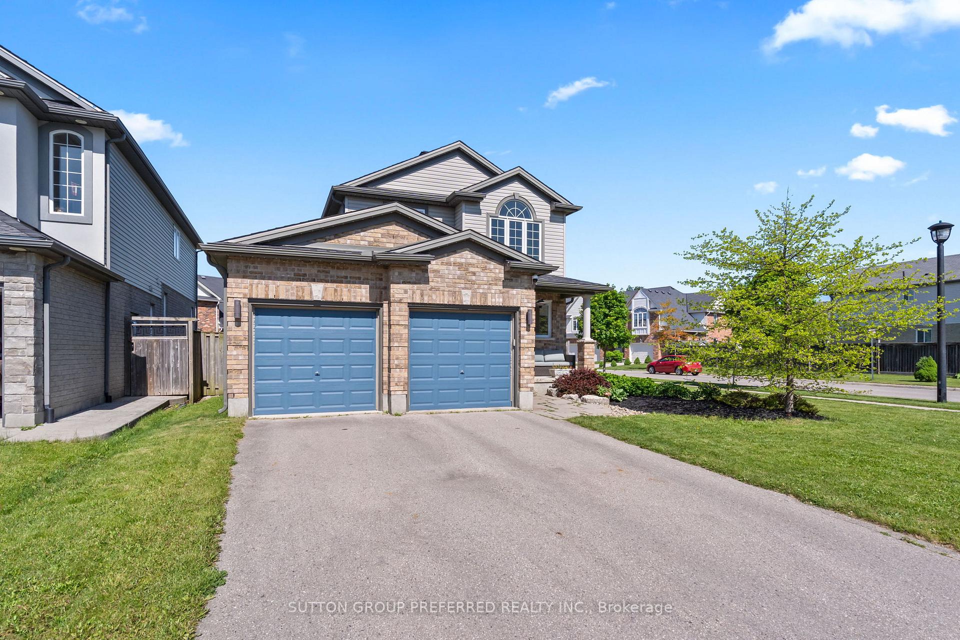 1076 Silverfox Drive, London North — photo 3 of 5