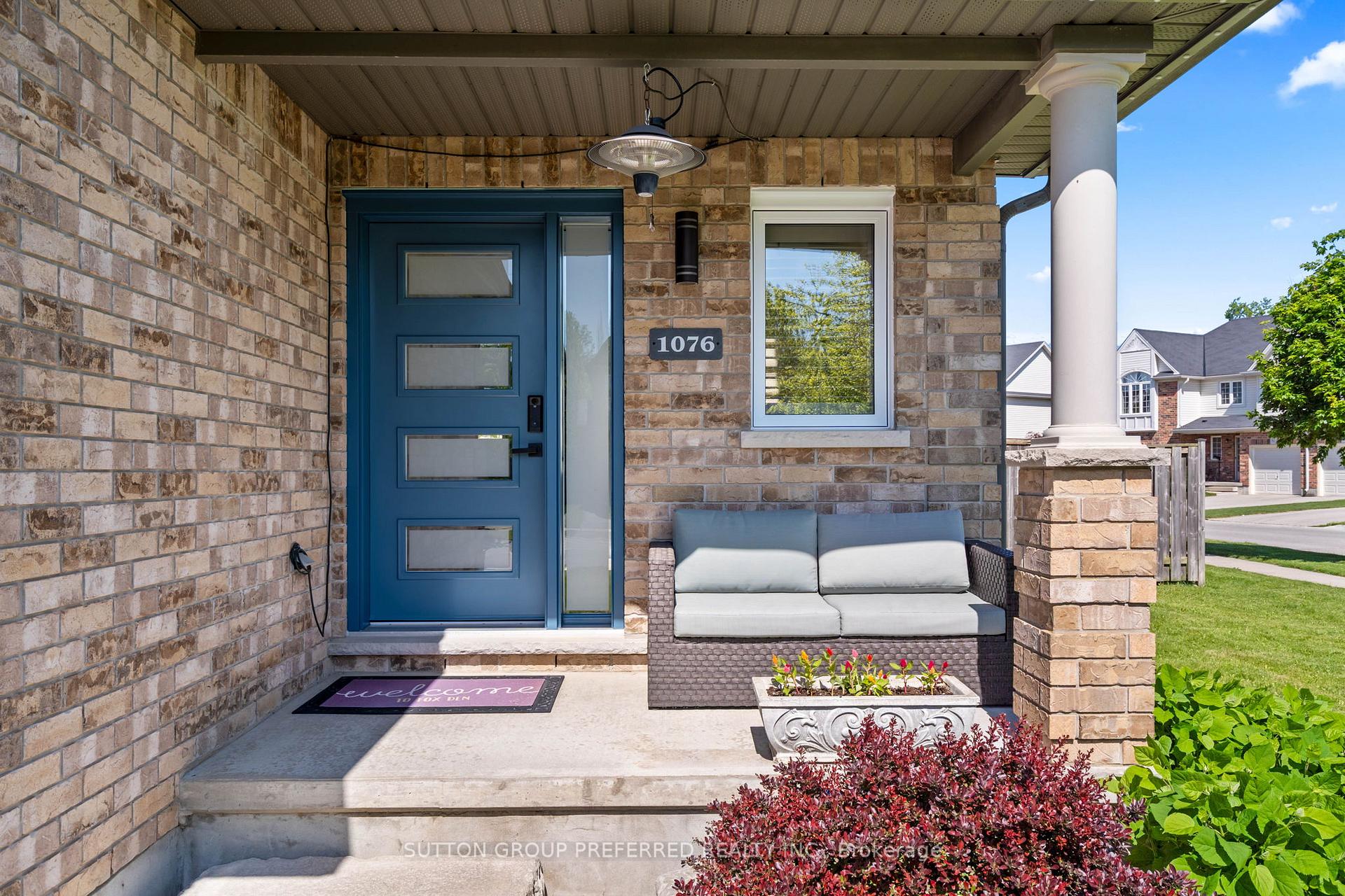 1076 Silverfox Drive, London North — photo 4 of 5