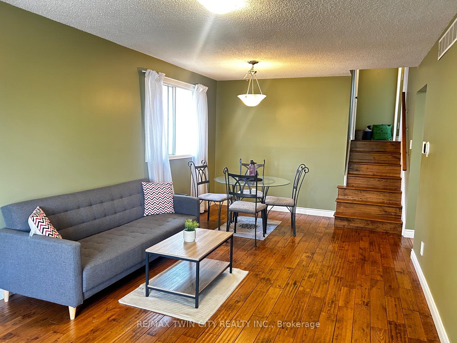 254 CAMILLE Crescent, Waterloo — photo 4 of 5