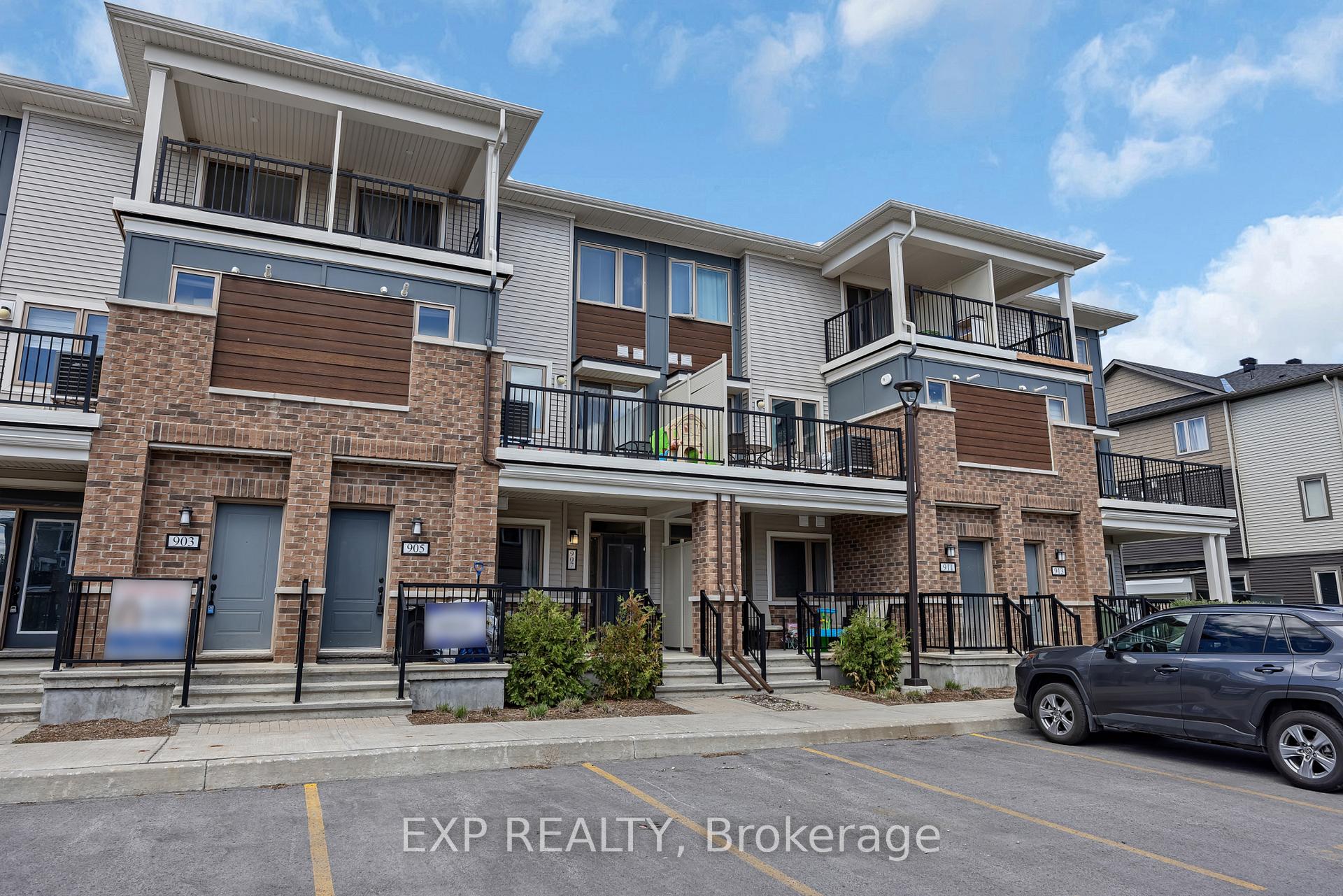 907 Nautilus Private, Kanata — photo 2 of 5