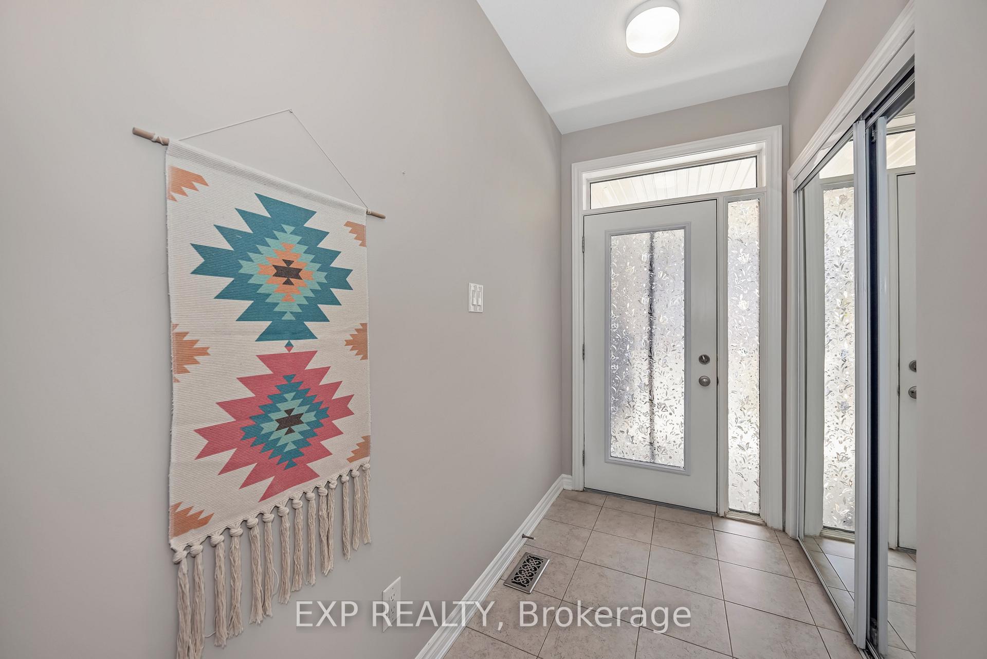 907 Nautilus Private, Kanata — photo 5 of 5