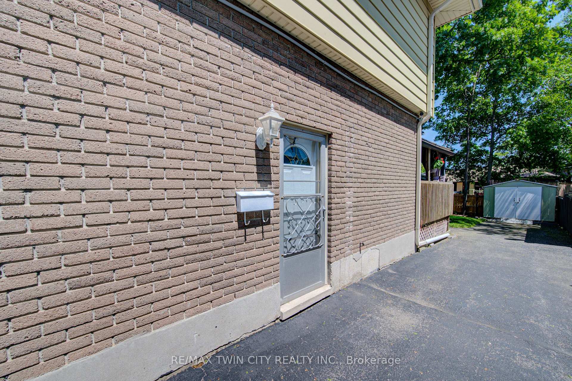 432 Lee Avenue A, Waterloo — photo 4 of 5