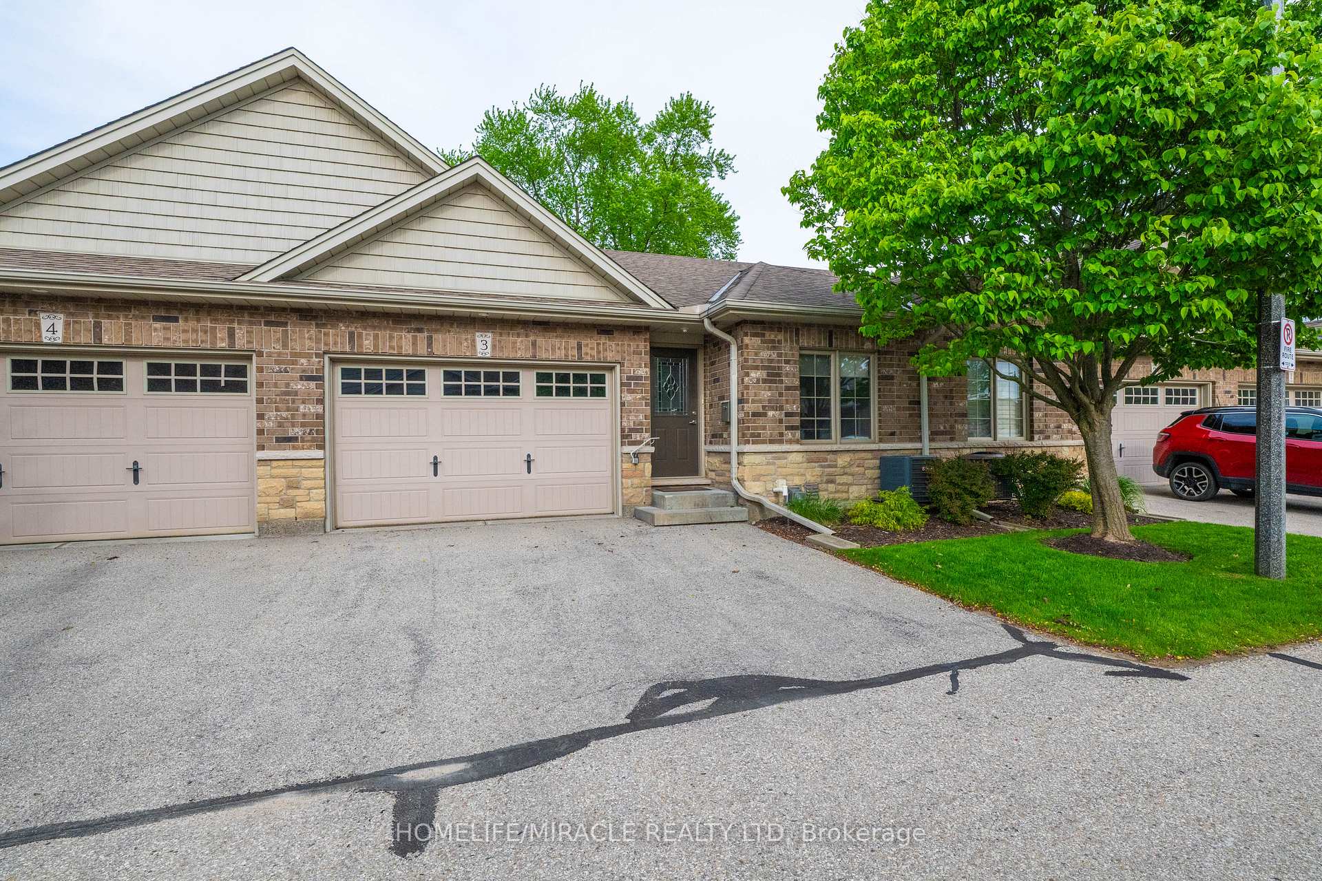 560 Grey Street 3, Brantford, ON N3S 0C4 — Brantford, Ontario