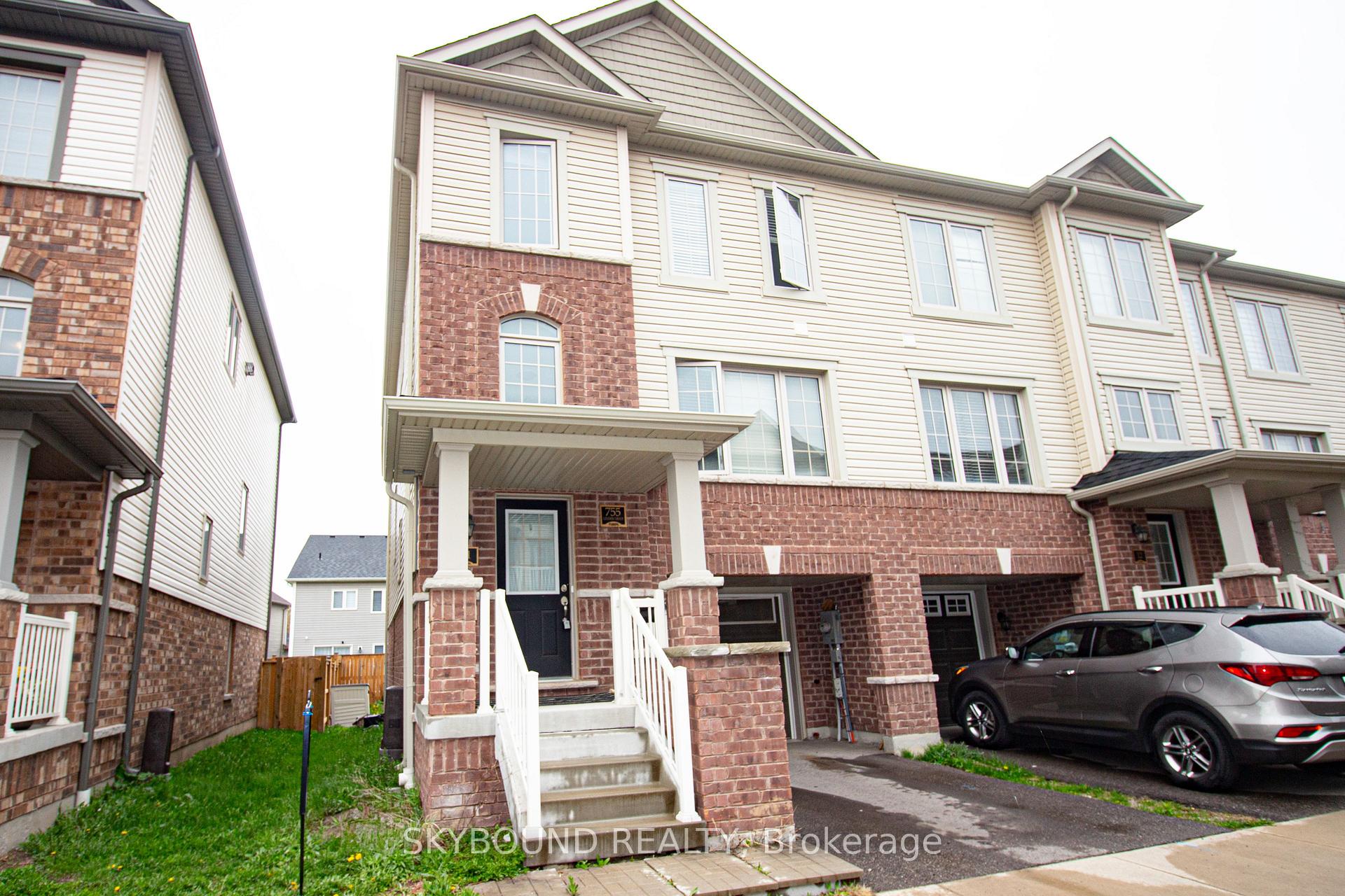 755 Linden Drive 11, Cambridge — photo 2 of 5