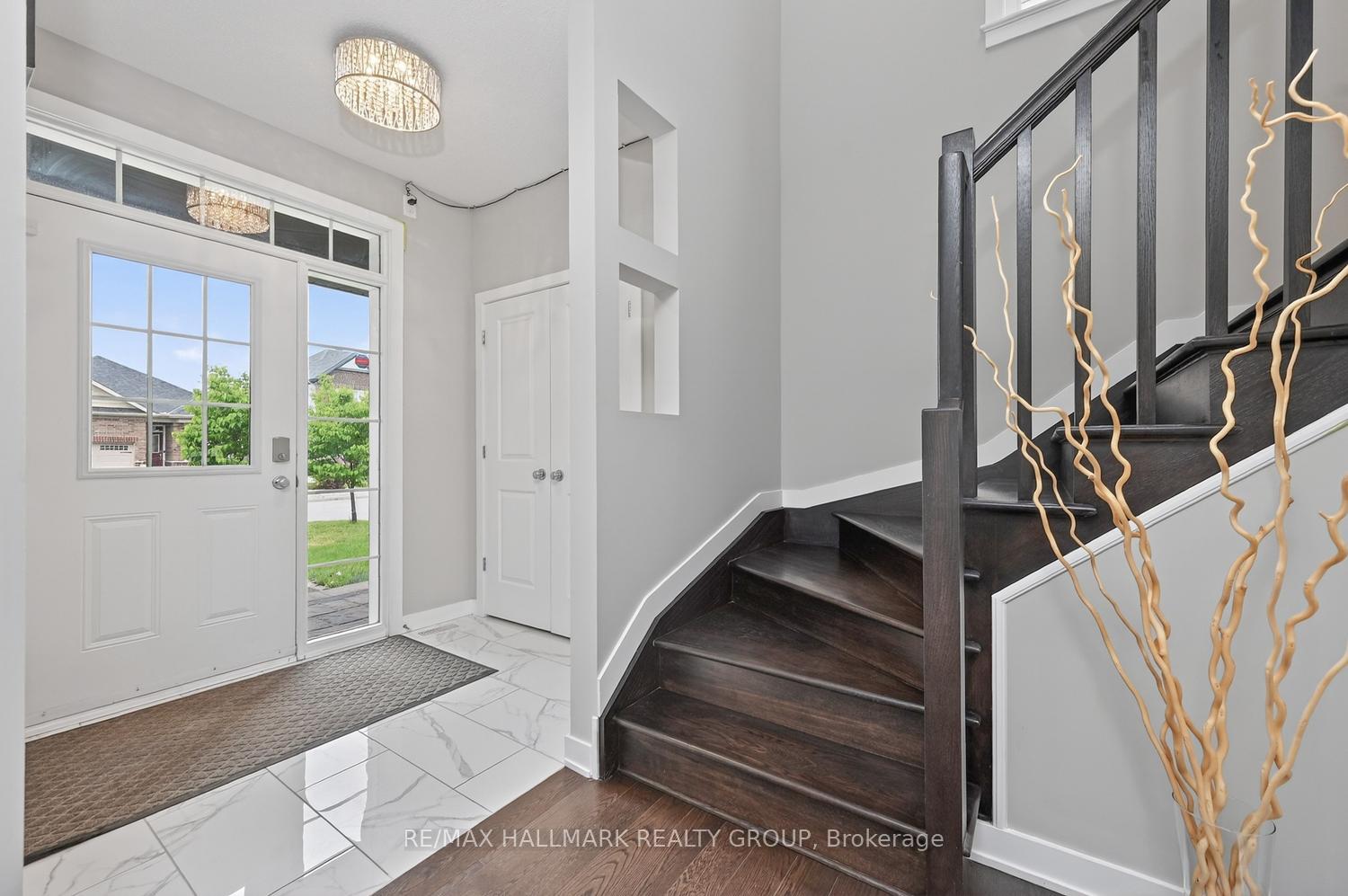 339 Andalusian Crescent, Kanata — photo 4 of 5
