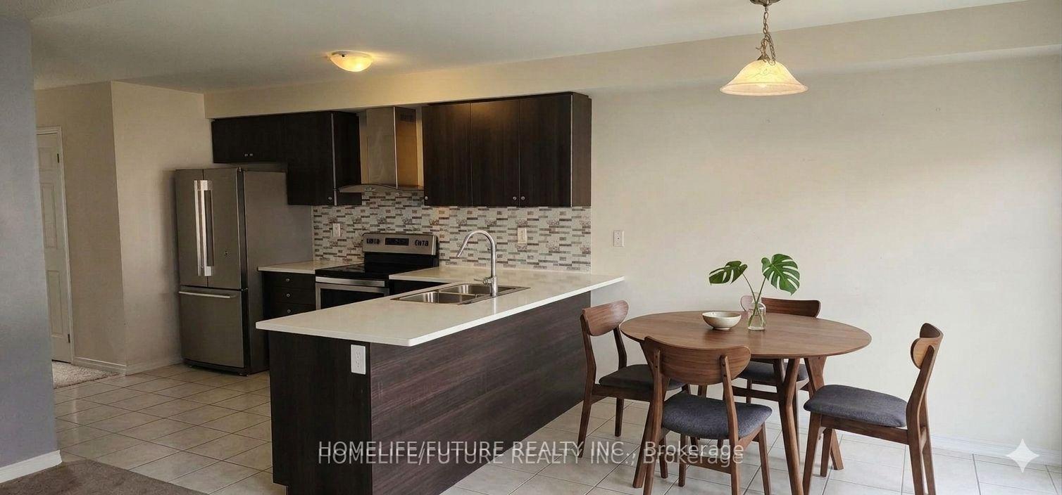33 Cole Crescent, Brantford — photo 2 of 5