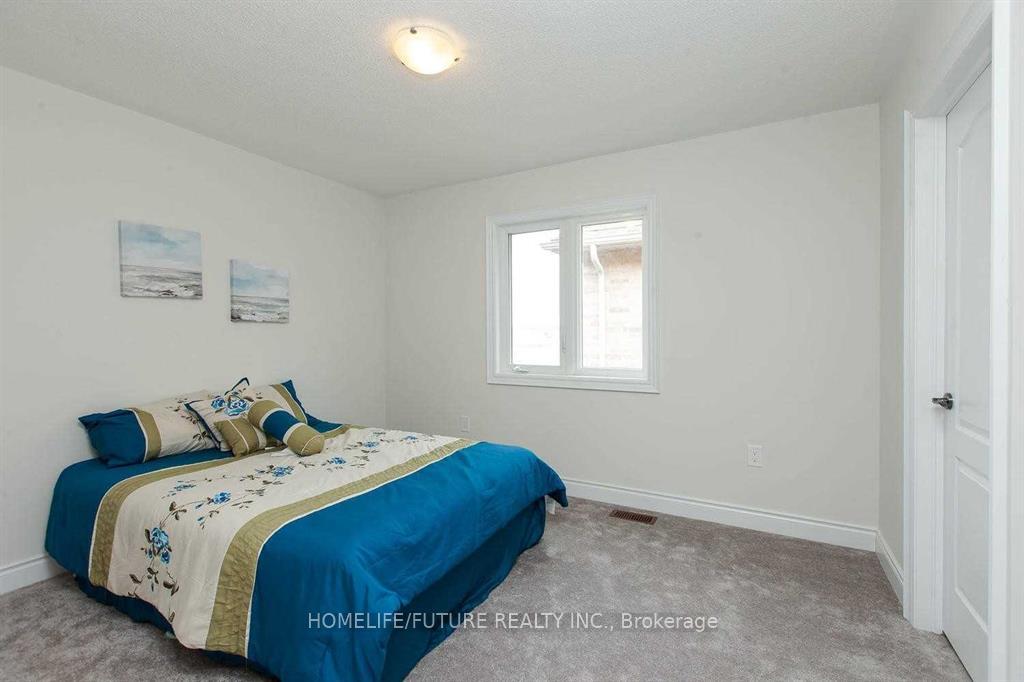 33 Cole Crescent, Brantford — photo 4 of 5