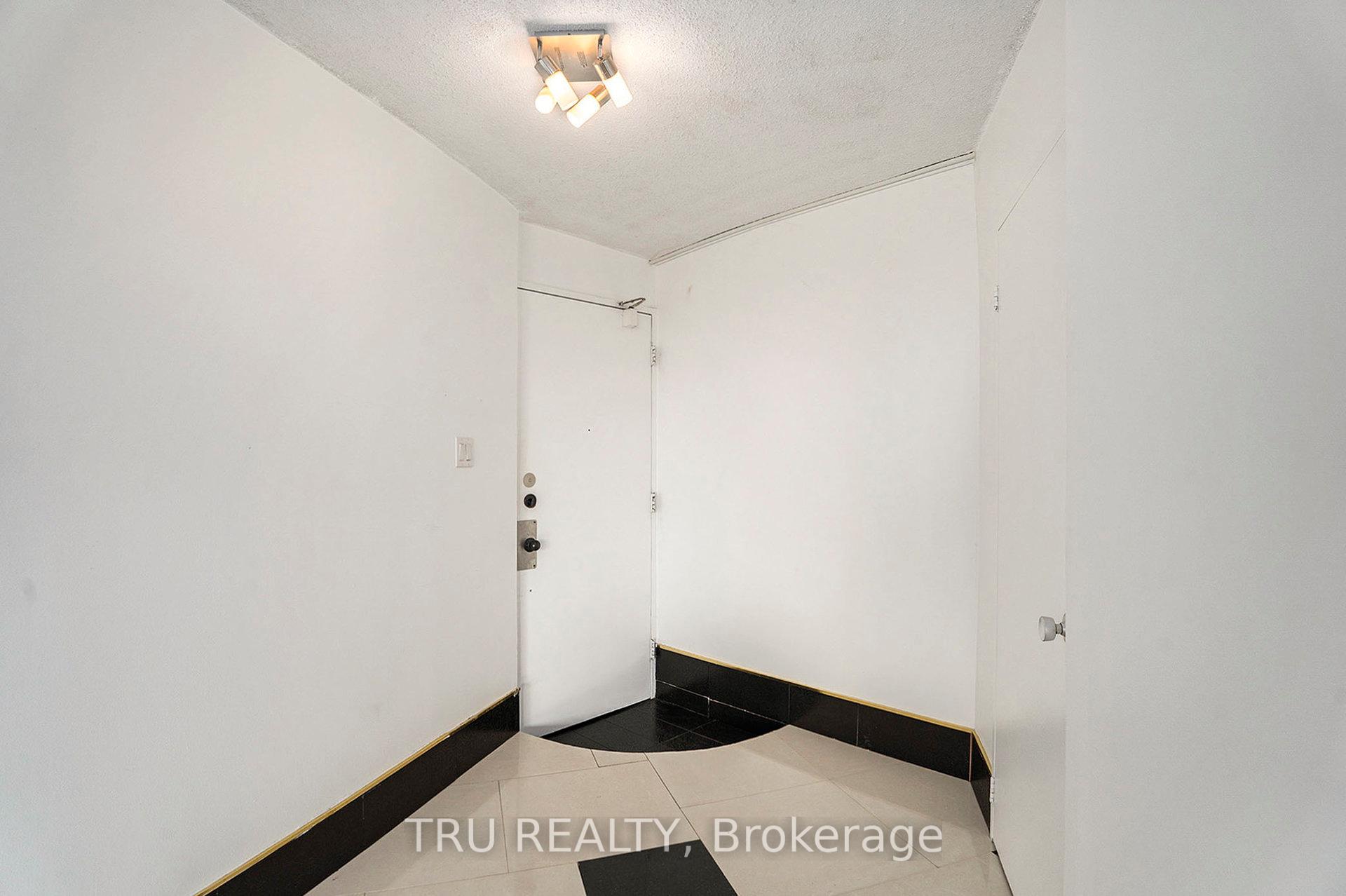 1380 Prince Of Wales Drive 2502, Mooneys Bay - Carleton Heights and Area — photo 3 of 5