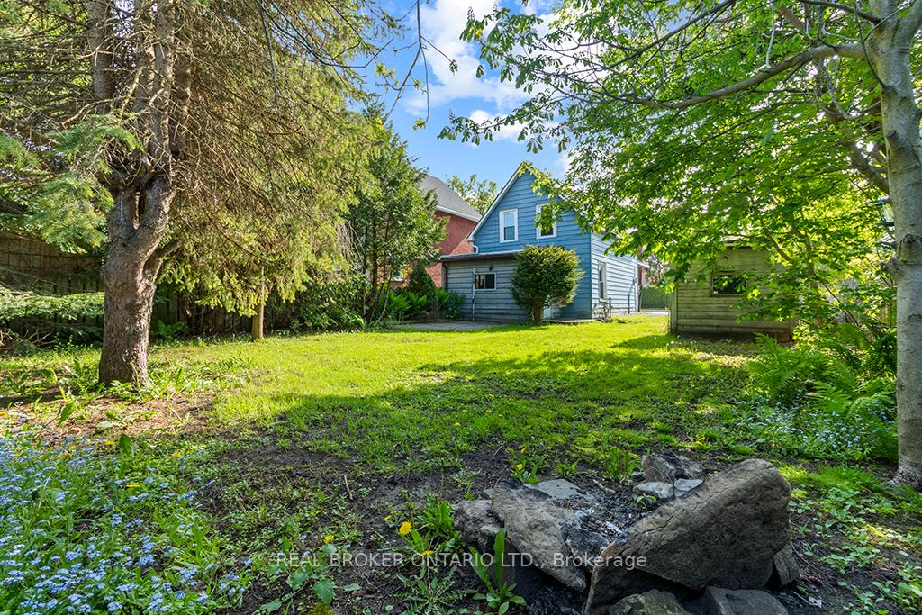 1323 2nd Avenue W, Owen Sound — photo 3 of 5