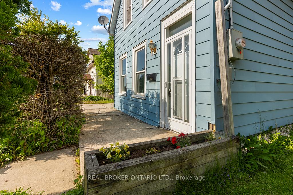 1323 2nd Avenue W, Owen Sound — photo 5 of 5