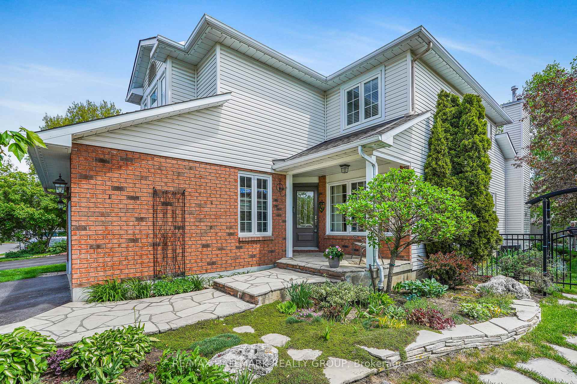 578 TOURELLE Drive, Orleans - Cumberland and Area — photo 3 of 5