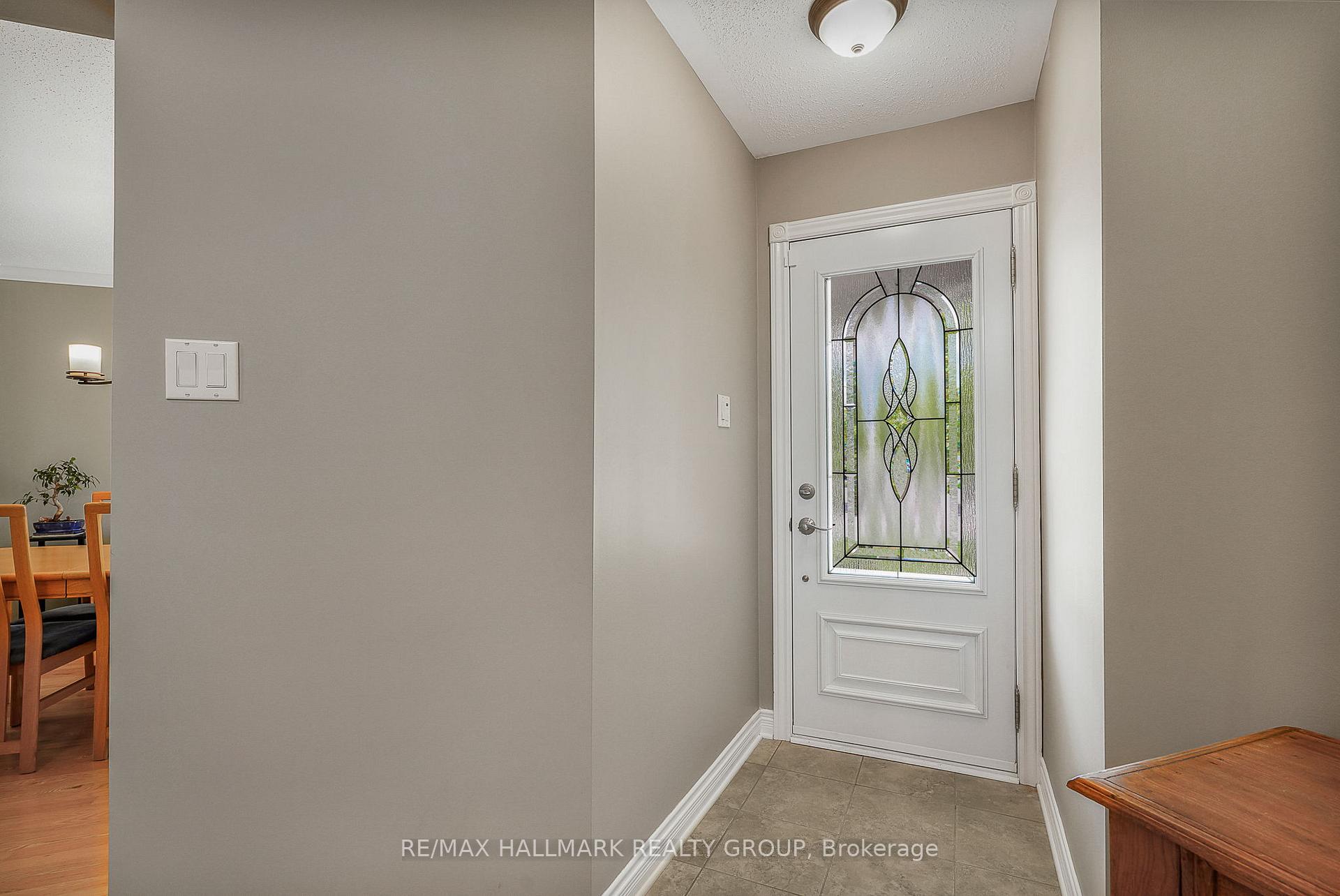578 TOURELLE Drive, Orleans - Cumberland and Area — photo 5 of 5