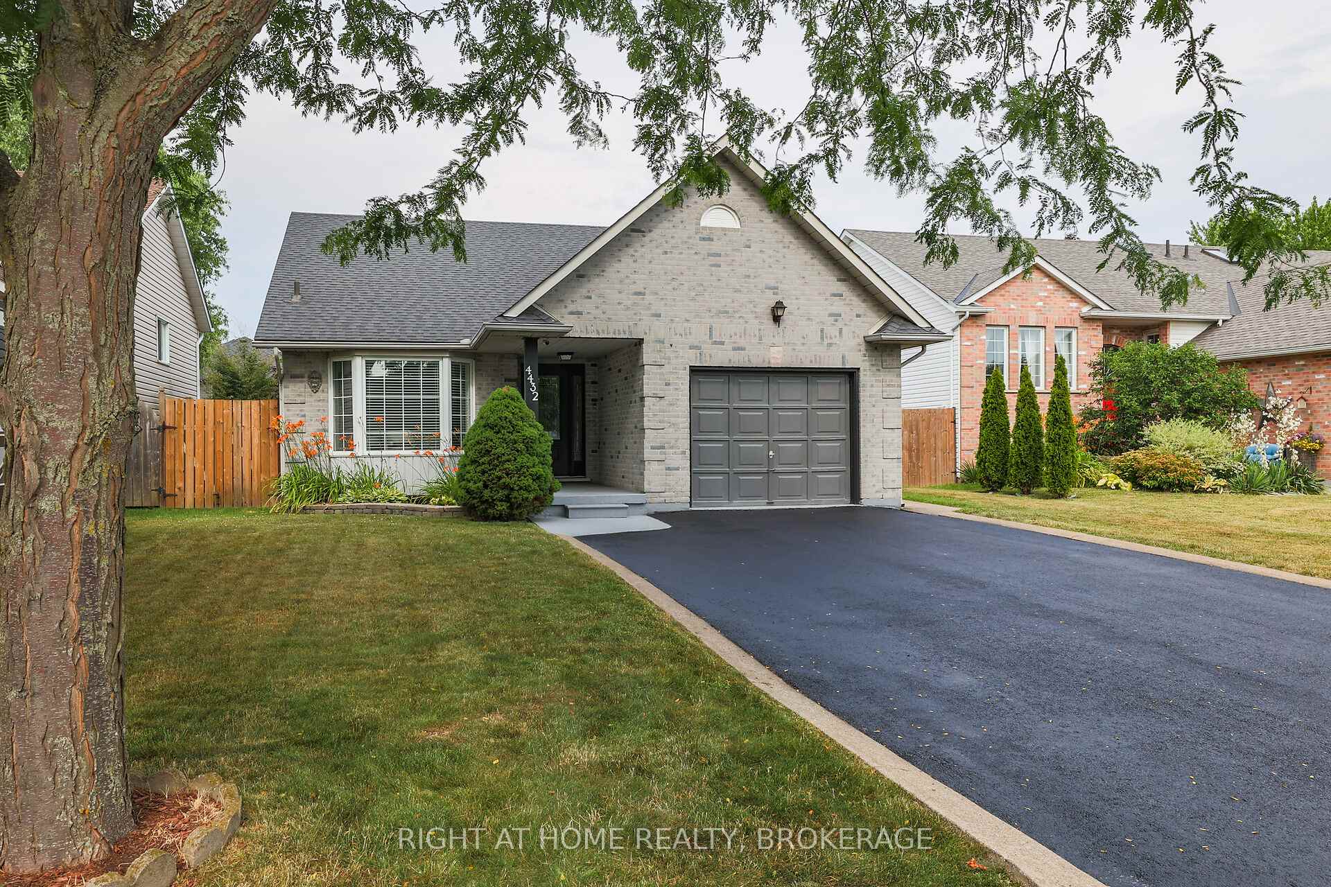 4432 Dennis Avenue, Lincoln, ON L0R 1B5 — Lincoln, Ontario