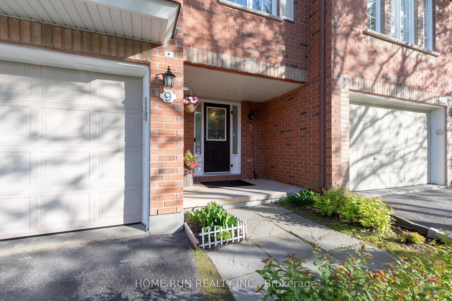 9 Macassa Circle, Kanata — photo 2 of 5