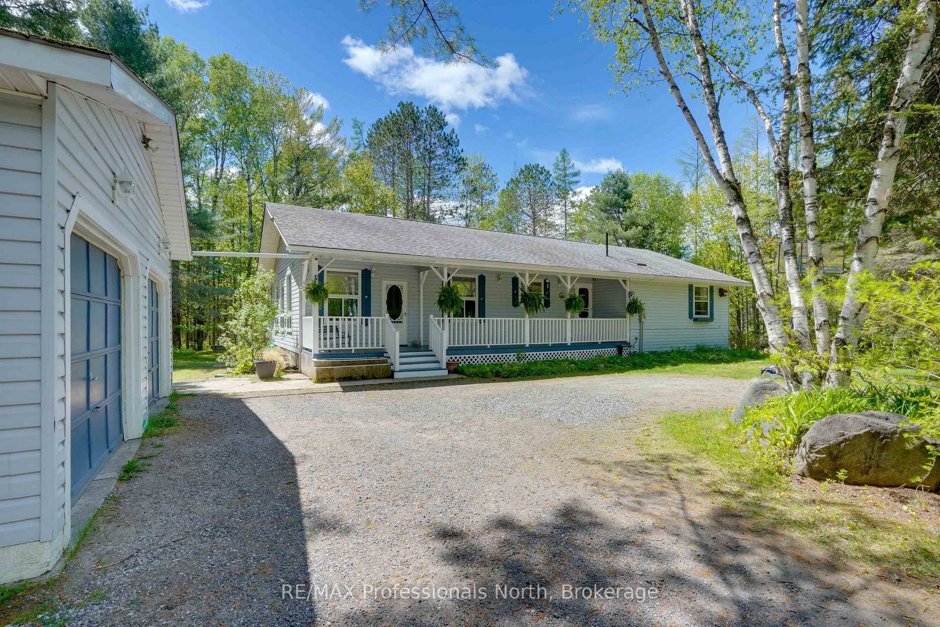 2593 Brunel Road, Huntsville — photo 2 of 5