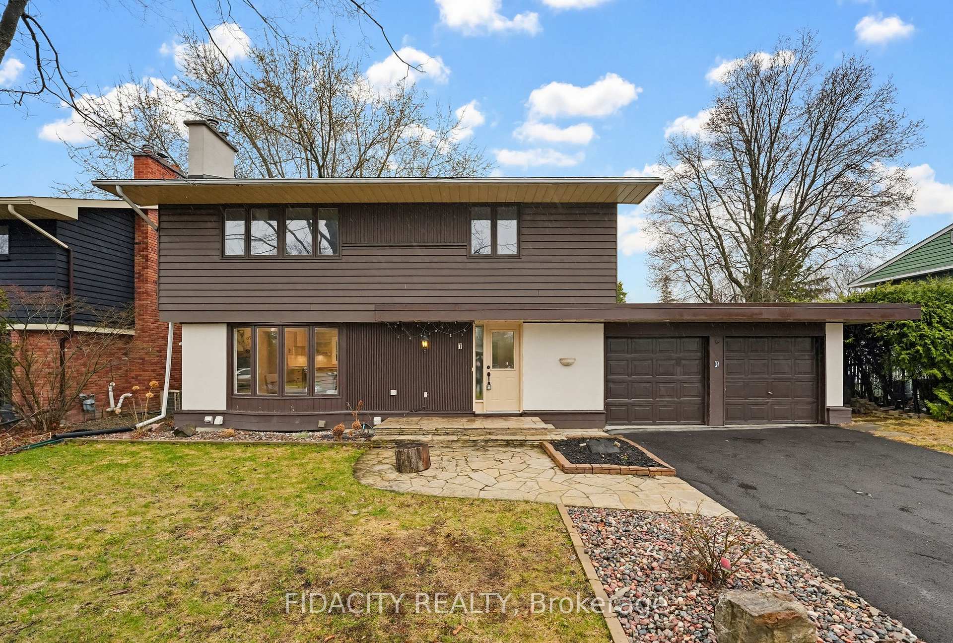 7 Gagnon Court, Kanata, ON K2K 1A7 — Kanata, Ontario