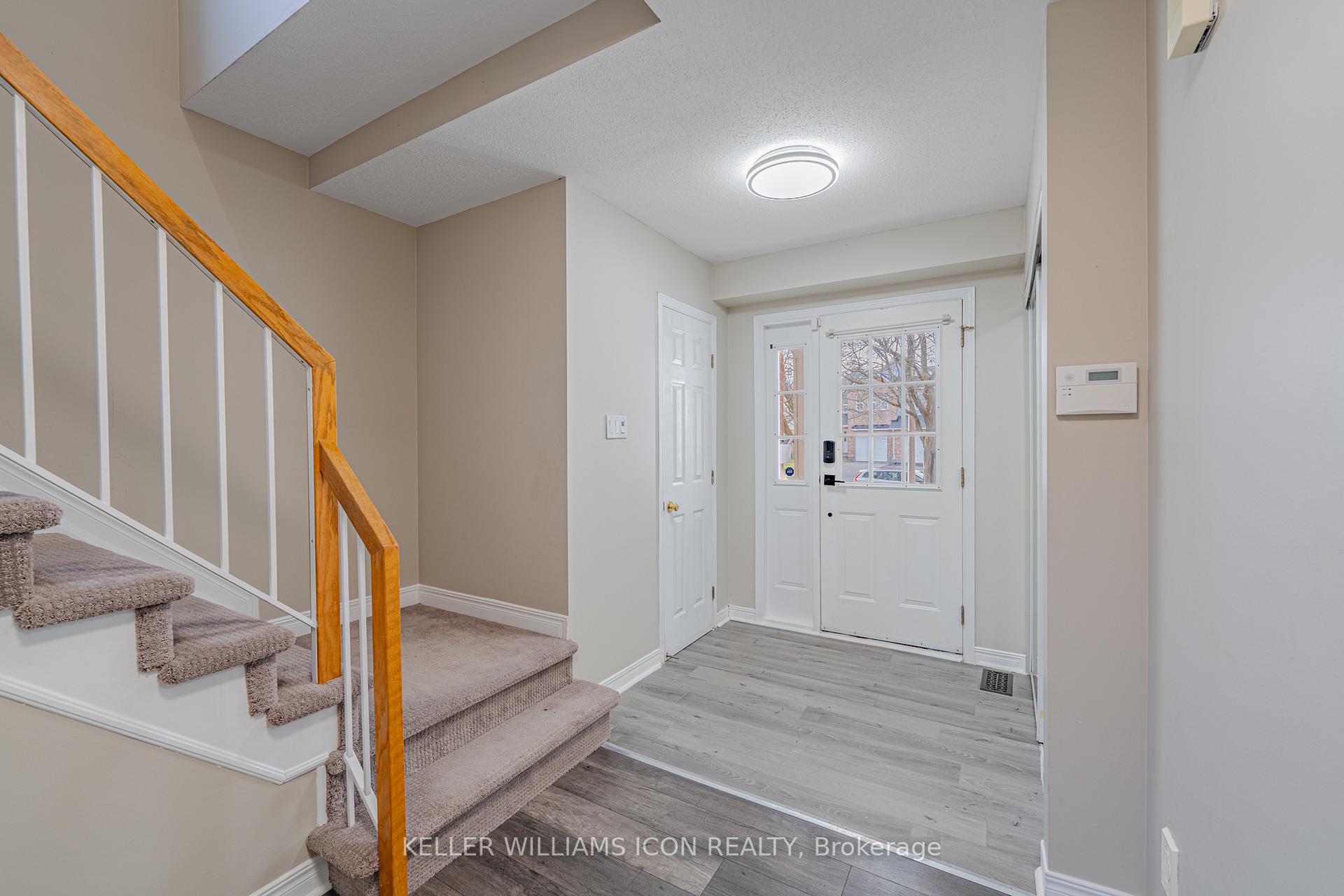 48 Blackdome Crescent, Kanata — photo 2 of 5