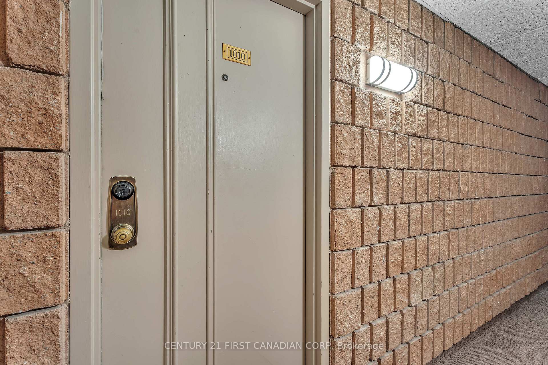 600 Grenfell Drive 1010, London North — photo 2 of 5