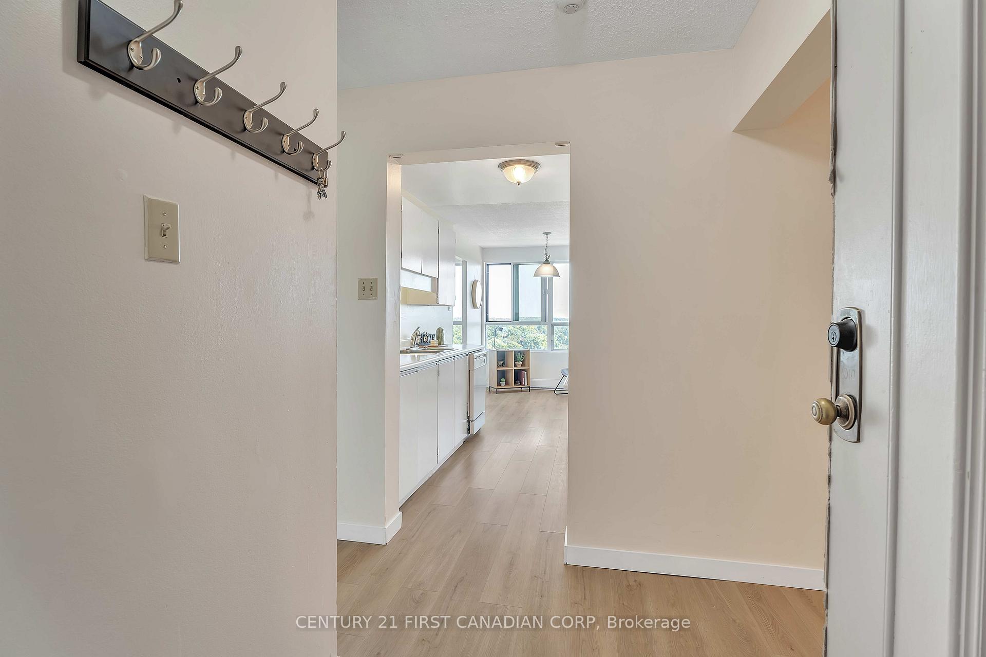 600 Grenfell Drive 1010, London North — photo 3 of 5
