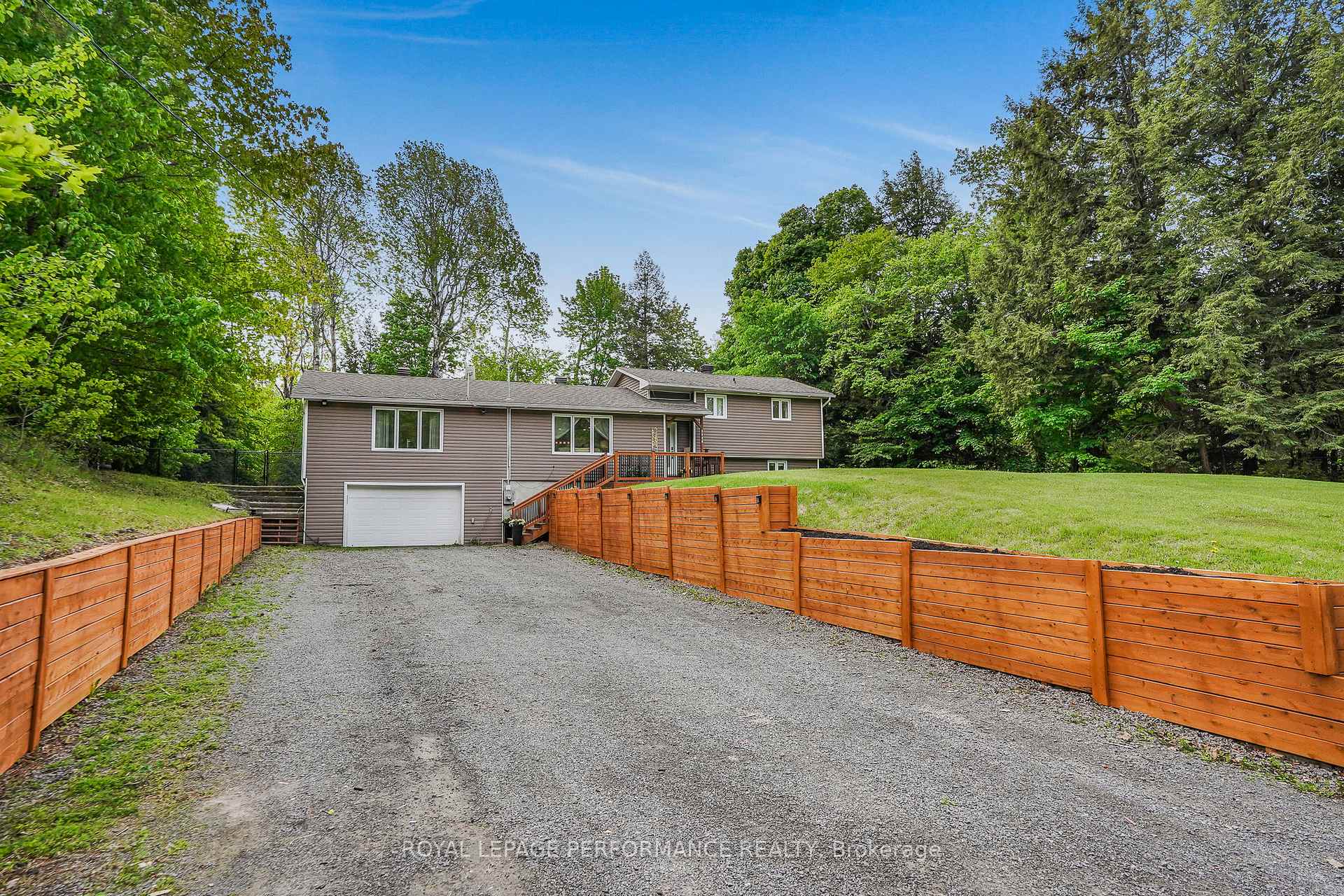 1420 Lacroix Road, Clarence-Rockland — photo 2 of 5