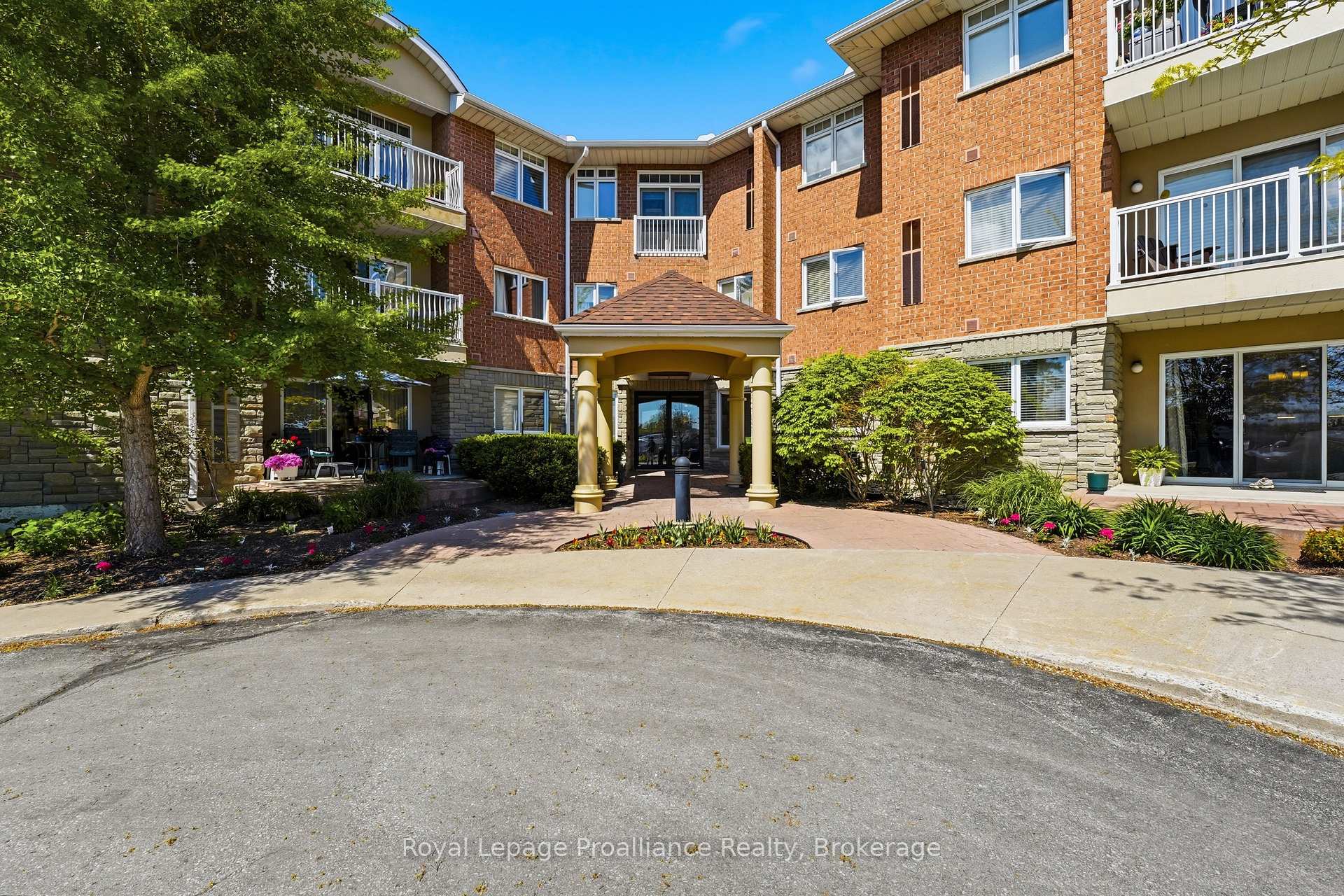 15 Heartwood Drive 101, Belleville, ON K8P 5P4 — Belleville, Ontario