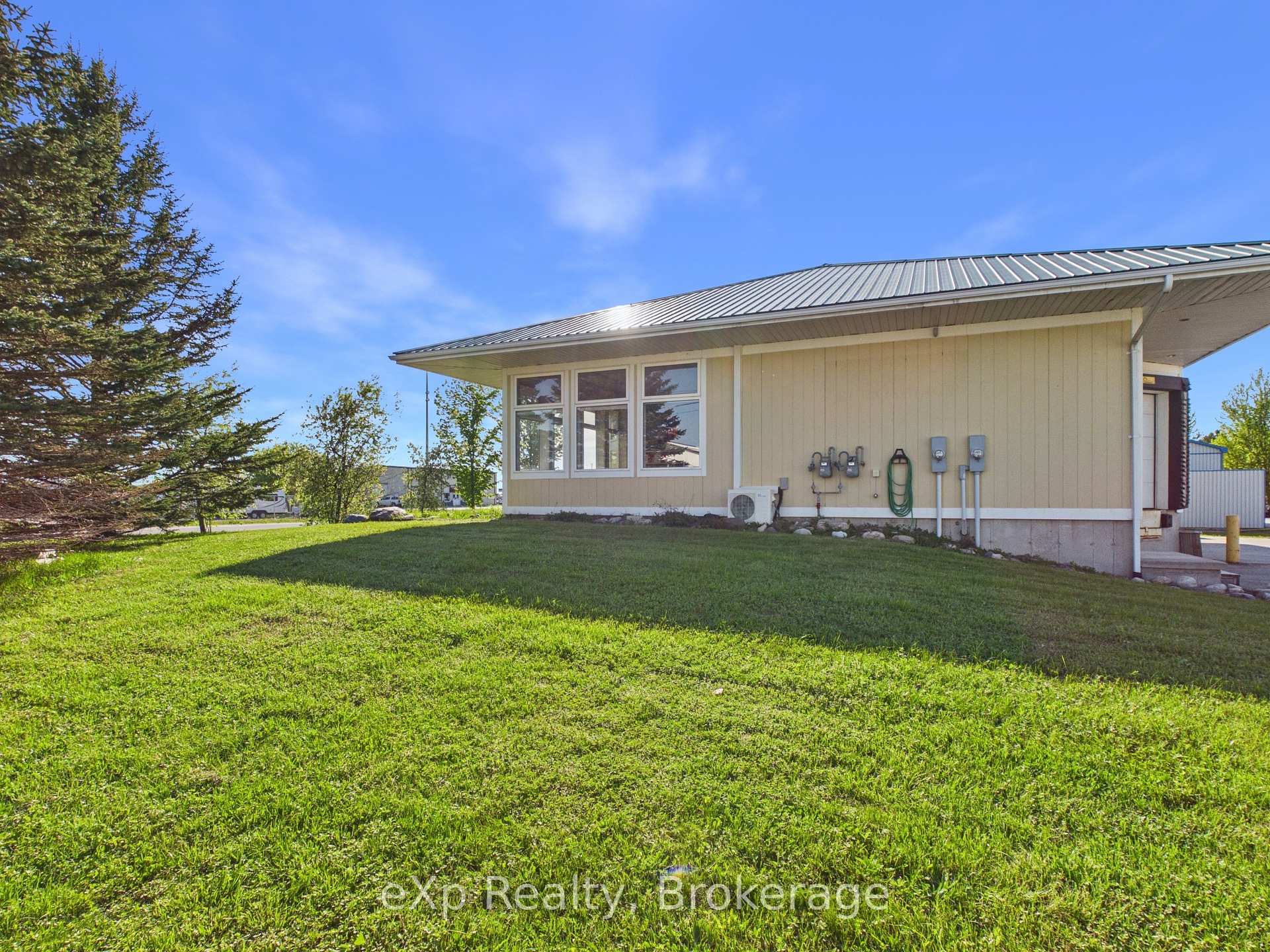 1223 Mackenzie Road, Saugeen Shores — photo 3 of 5