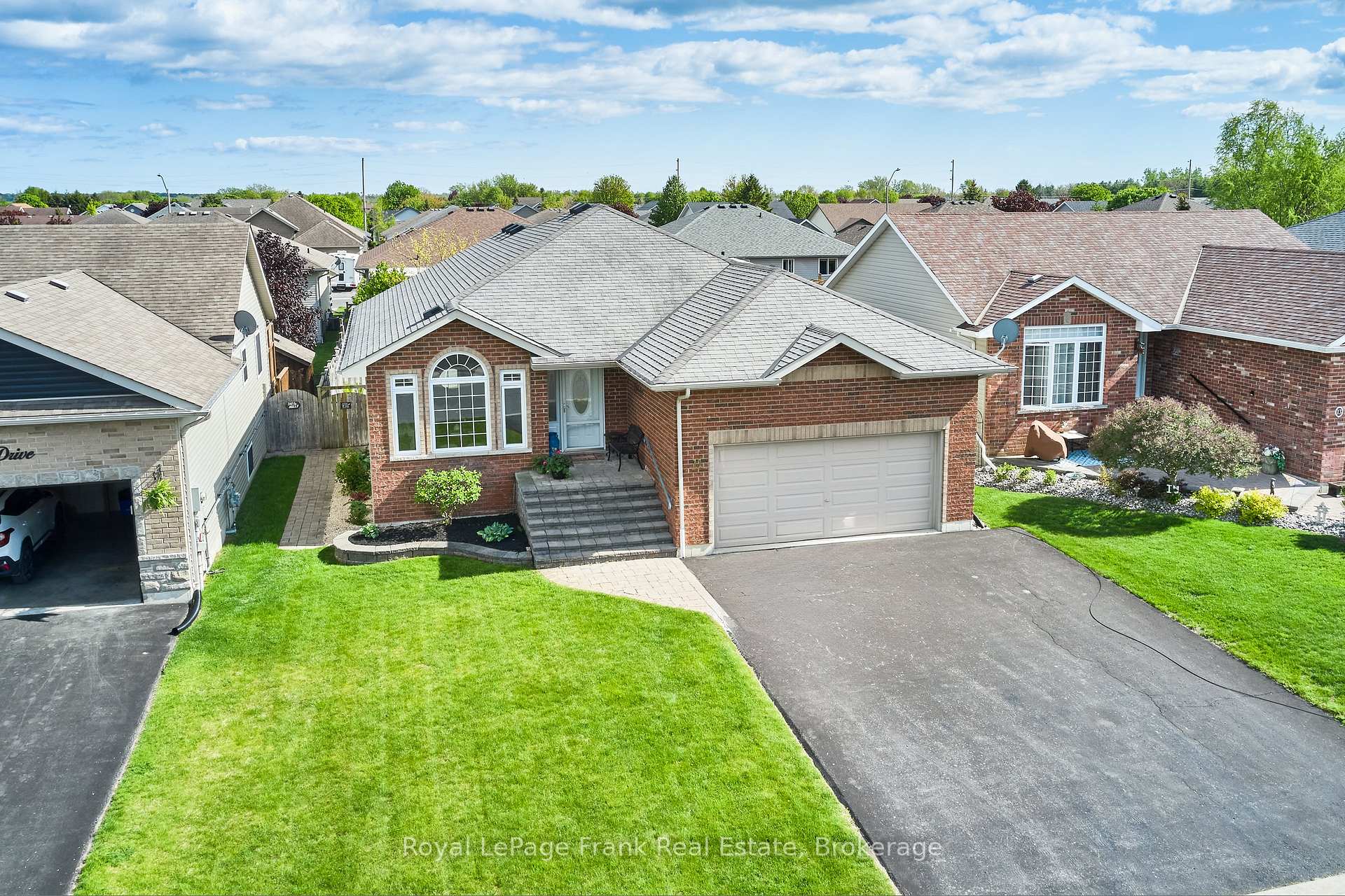 11 Fox Den Drive, Brighton, ON K0K 1H0 — Brighton, Ontario