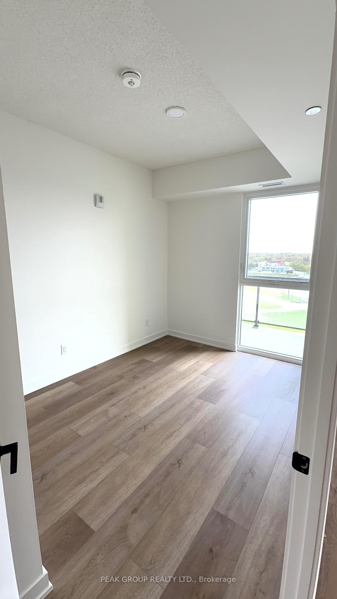 33 Erie Avenue 1003, Brantford — photo 5 of 5