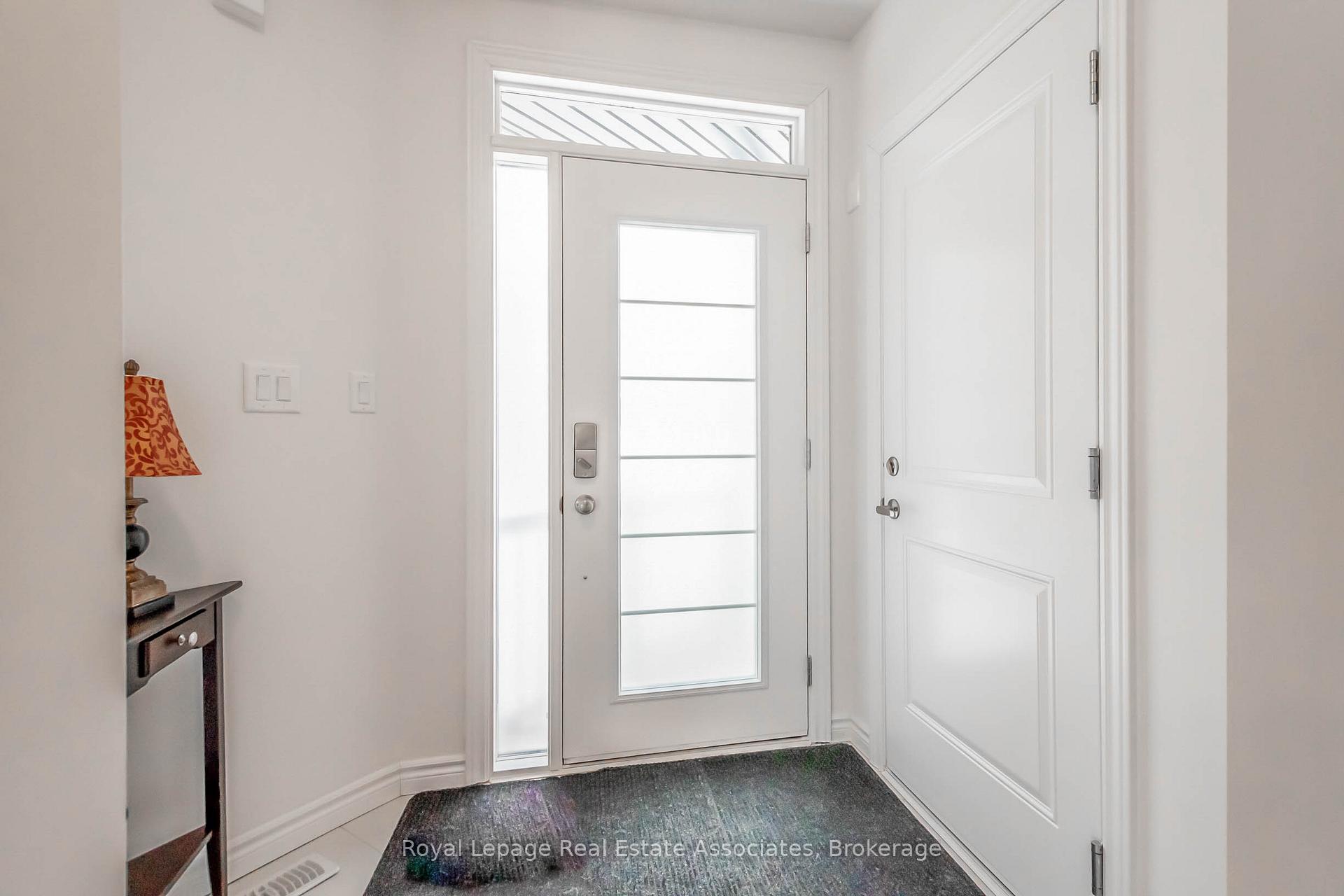 3981 Crown Street, Lincoln — photo 4 of 5