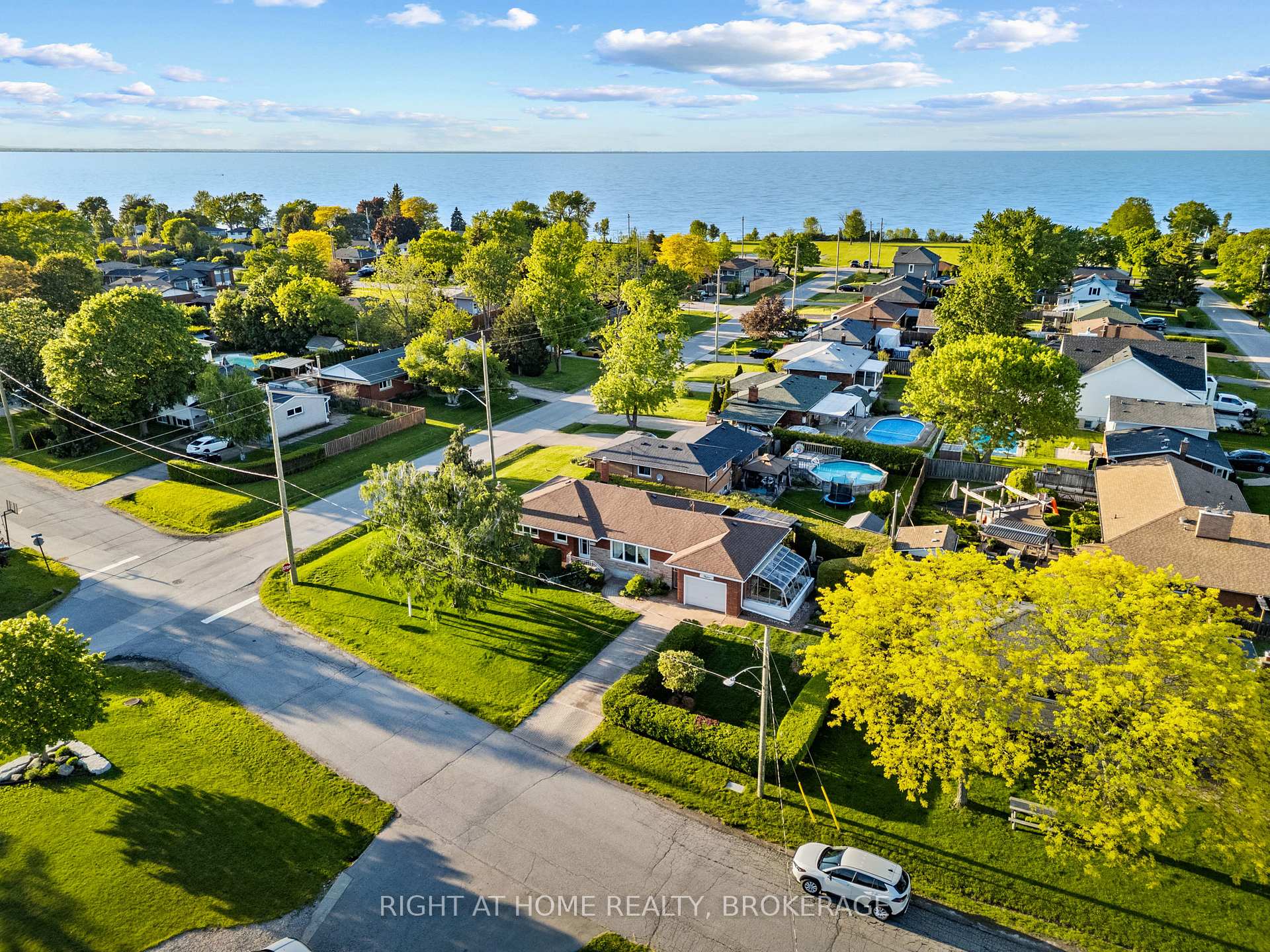 12 Lorne Avenue, Grimsby — photo 3 of 5