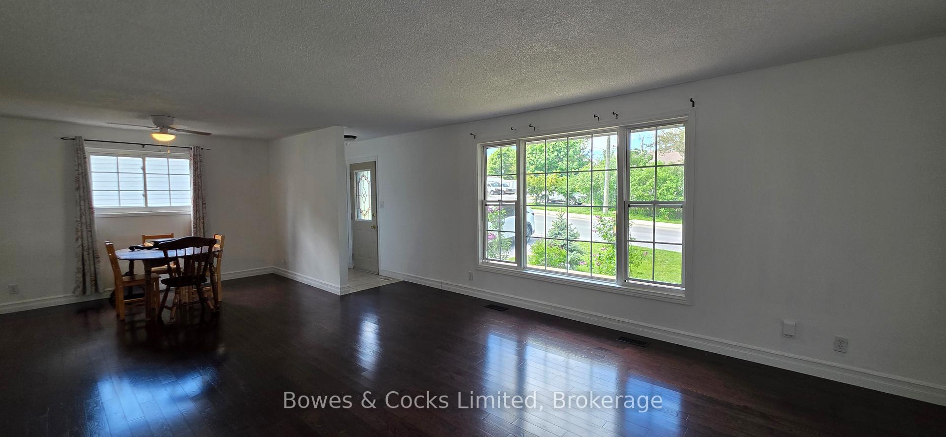 75 North Park Gardens, Belleville — photo 2 of 5