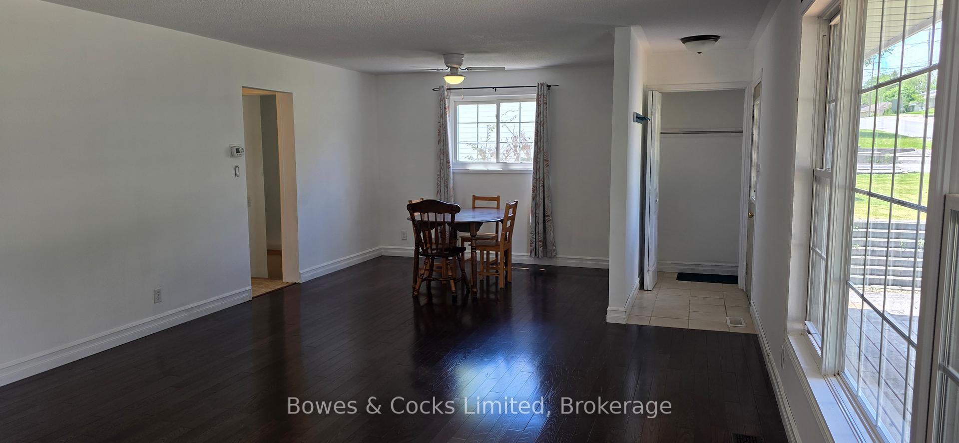 75 North Park Gardens, Belleville — photo 3 of 5