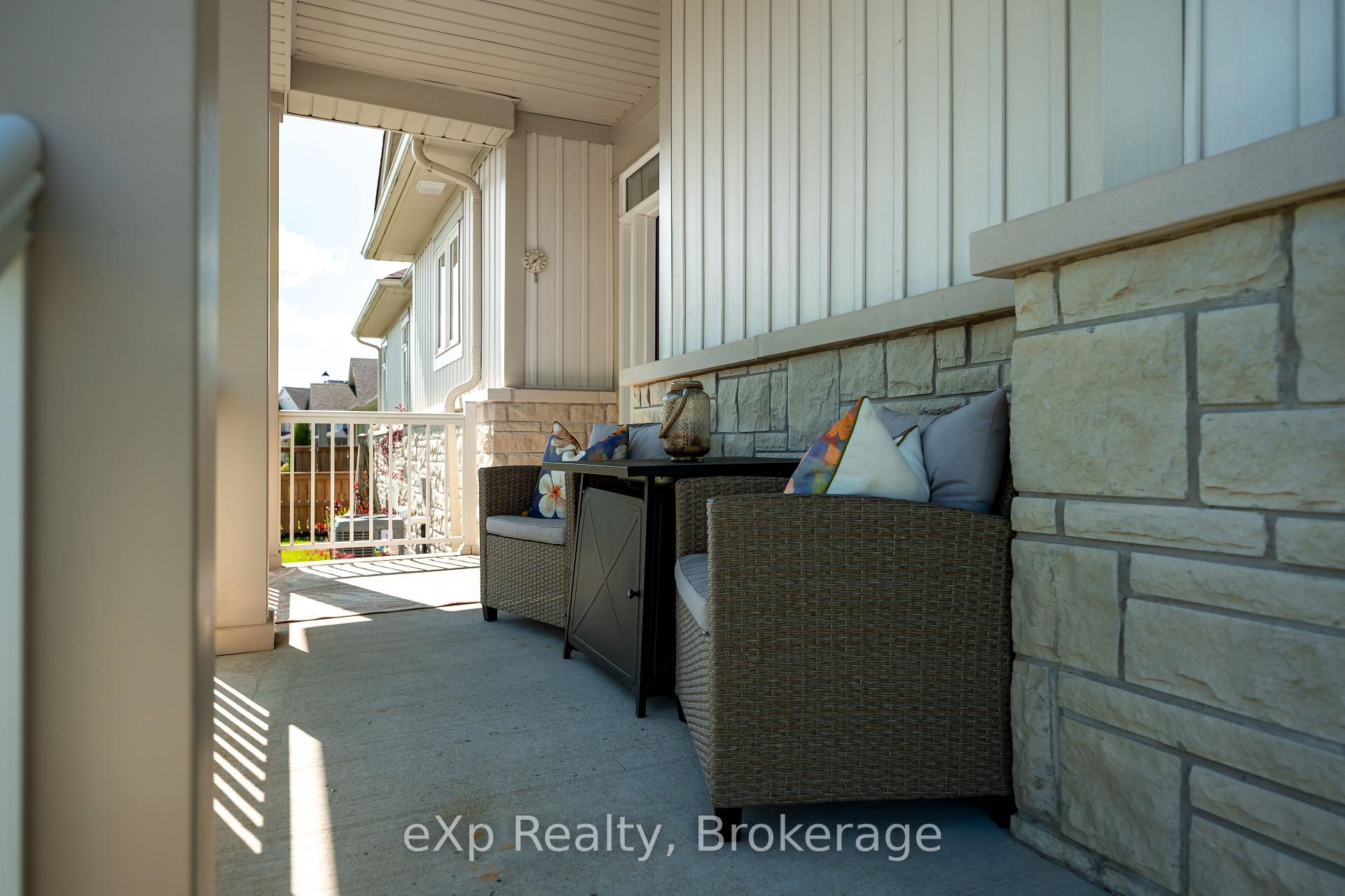 25 Middleton Avenue, Centre Wellington — photo 4 of 5