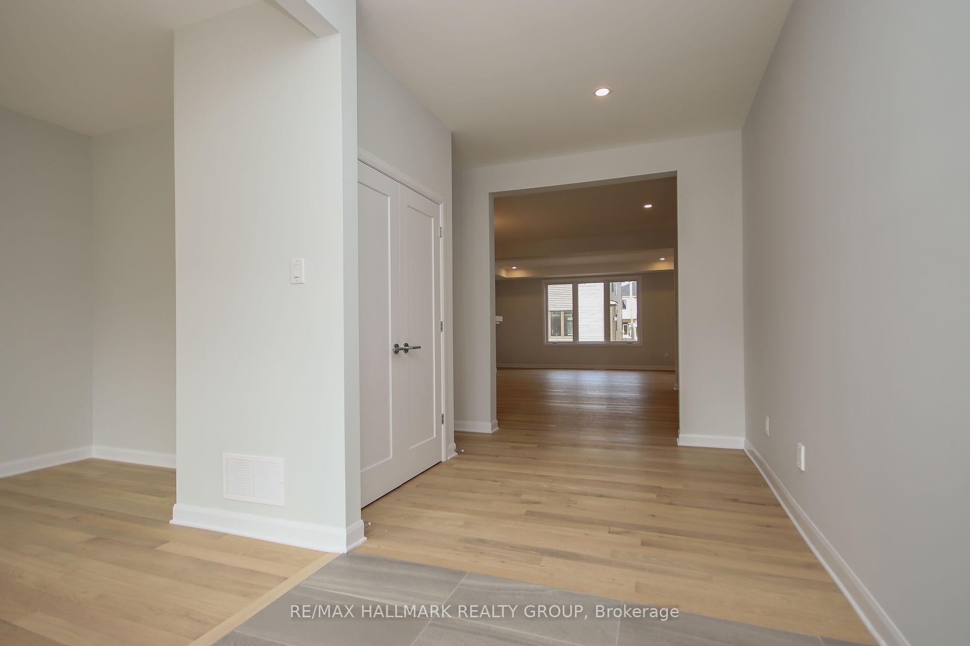 613 IDYLLIC Terrace, Orleans - Cumberland and Area — photo 5 of 5