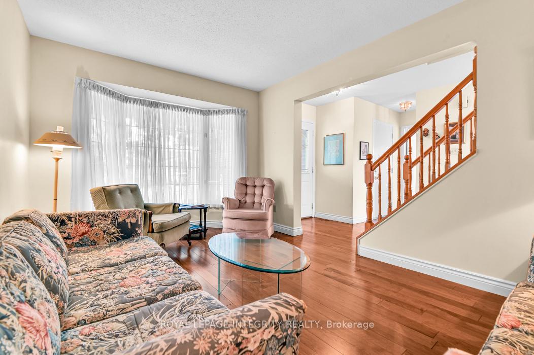 121 Dossetter Way, Hunt Club - South Keys and Area — photo 5 of 5