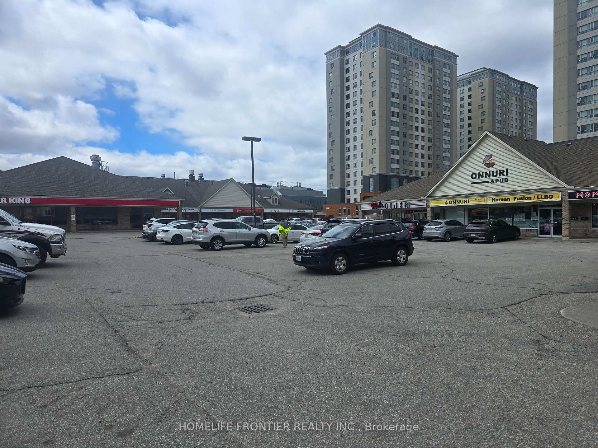 140 University Avenue W 6B, Waterloo, ON N2L 6J3 — Waterloo, Ontario