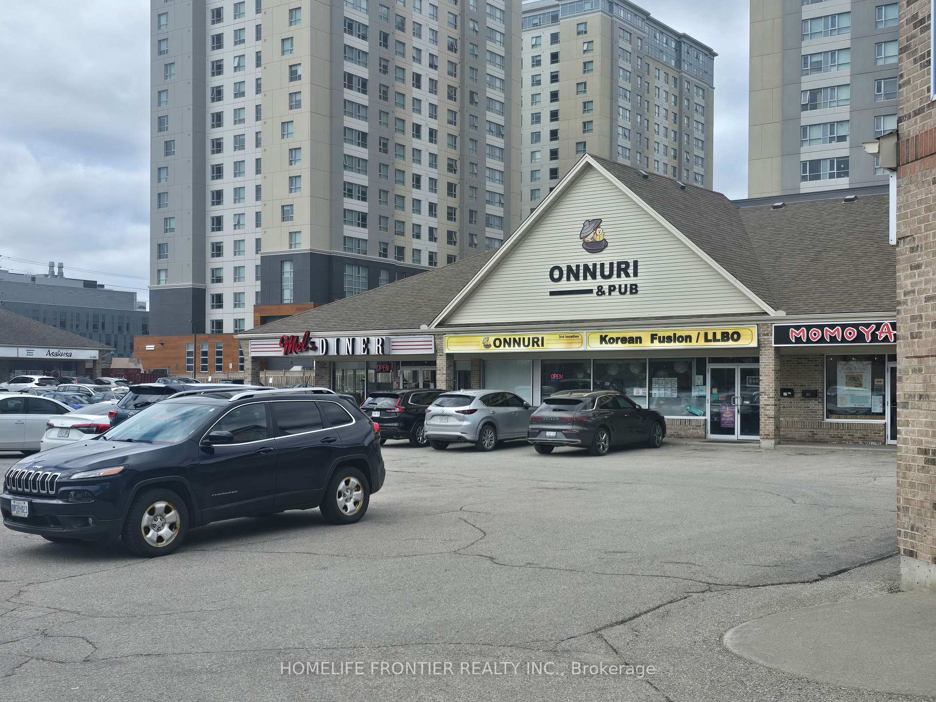 140 University Avenue W 6B, Waterloo — photo 2 of 5