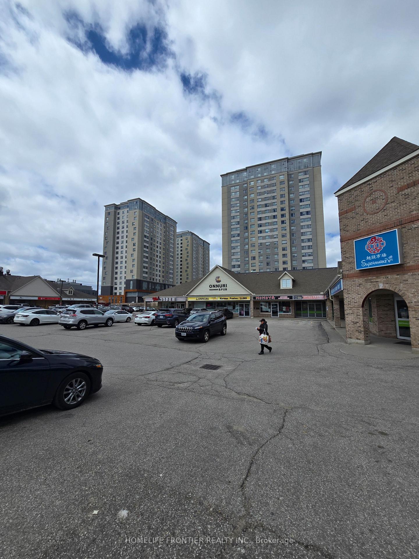 140 University Avenue W 6B, Waterloo — photo 3 of 5