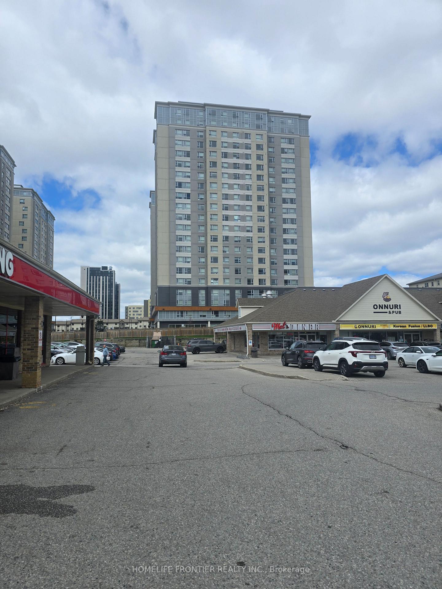 140 University Avenue W 6B, Waterloo — photo 4 of 5