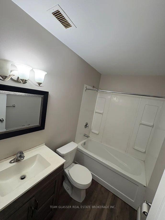 52 Hiawatha Street 301, St. Thomas — photo 4 of 5