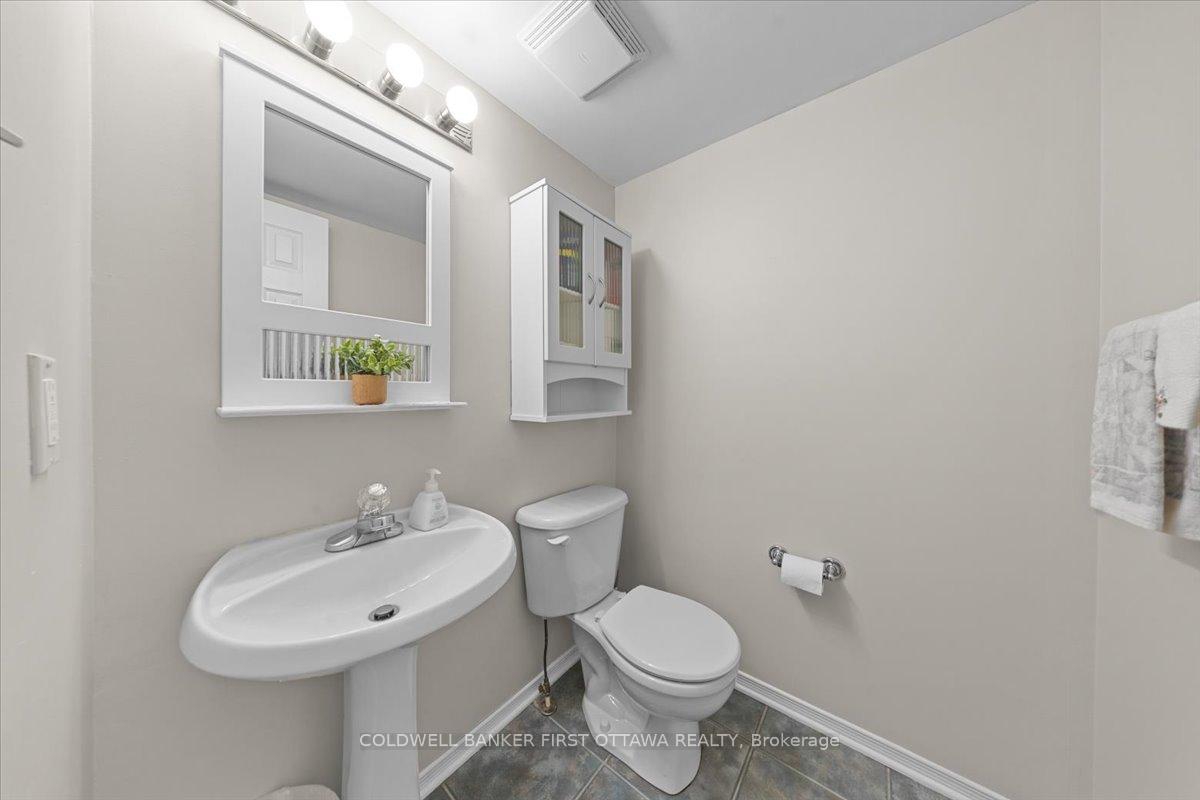 29 HEARTLEAF Private, Hunt Club - South Keys and Area — photo 4 of 5