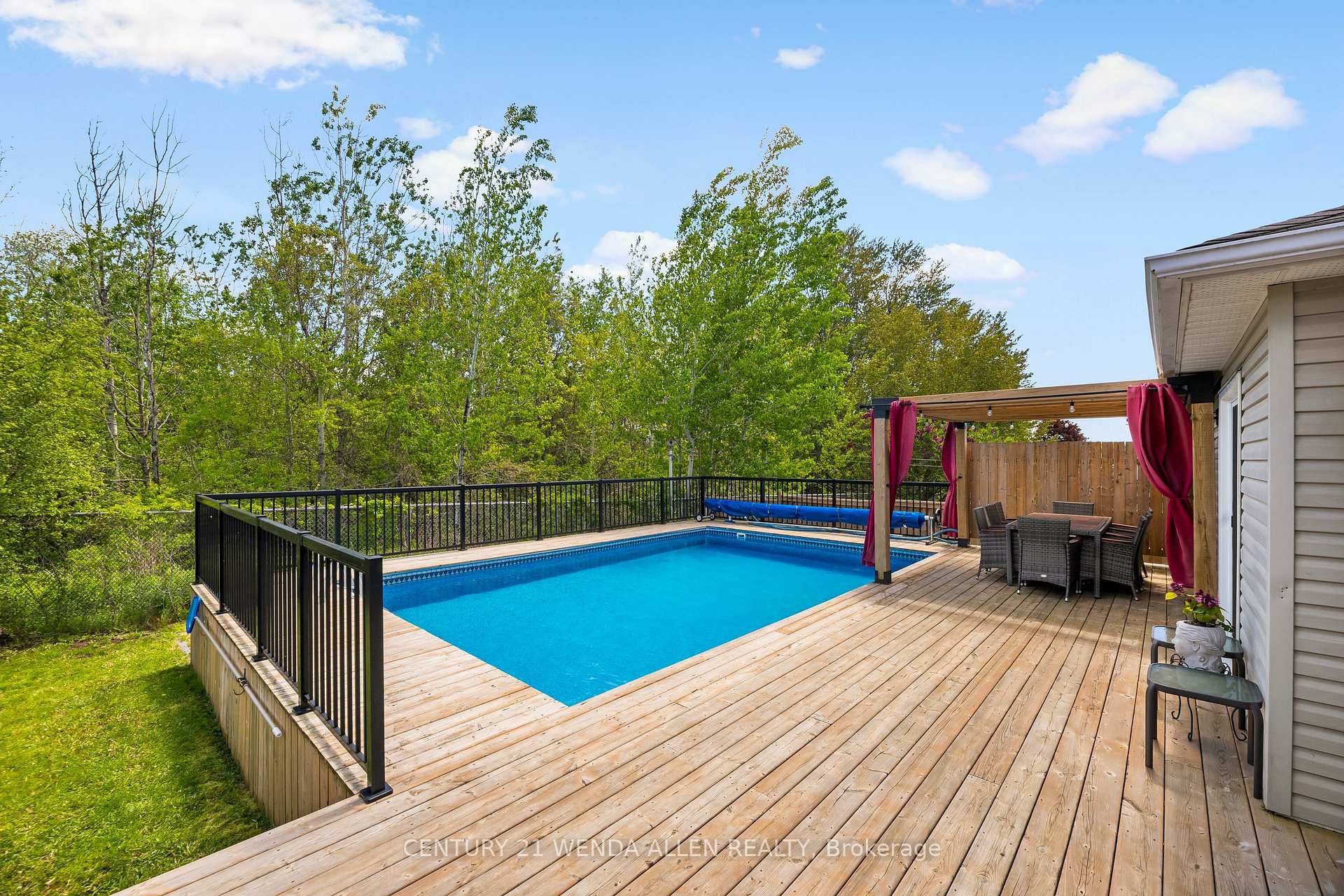 692 Ewing Street, Cobourg — photo 4 of 5