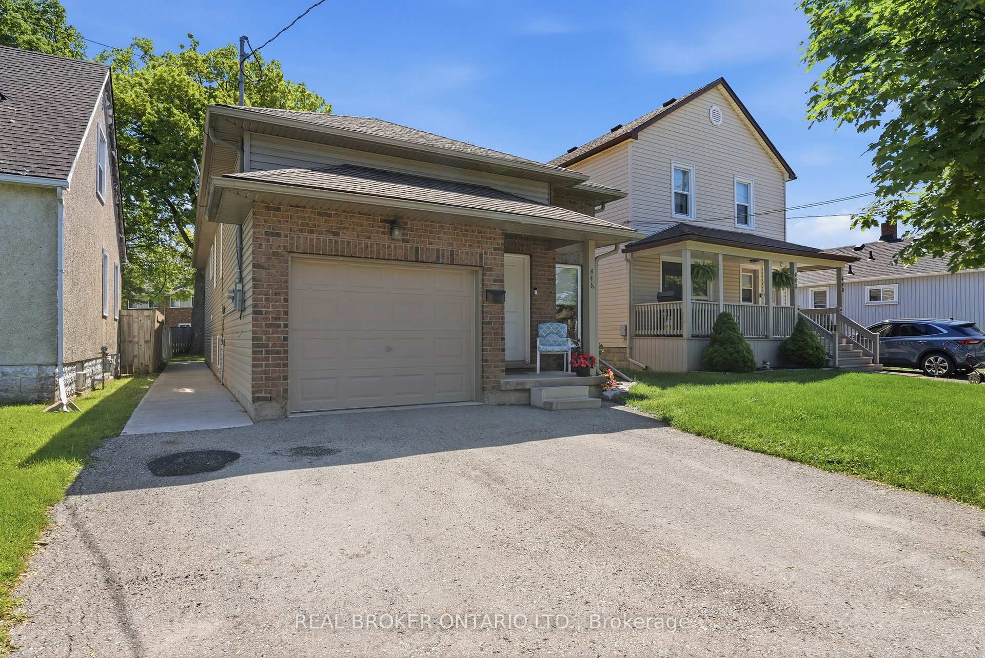 446 Scholfield Avenue N, Welland — photo 2 of 5