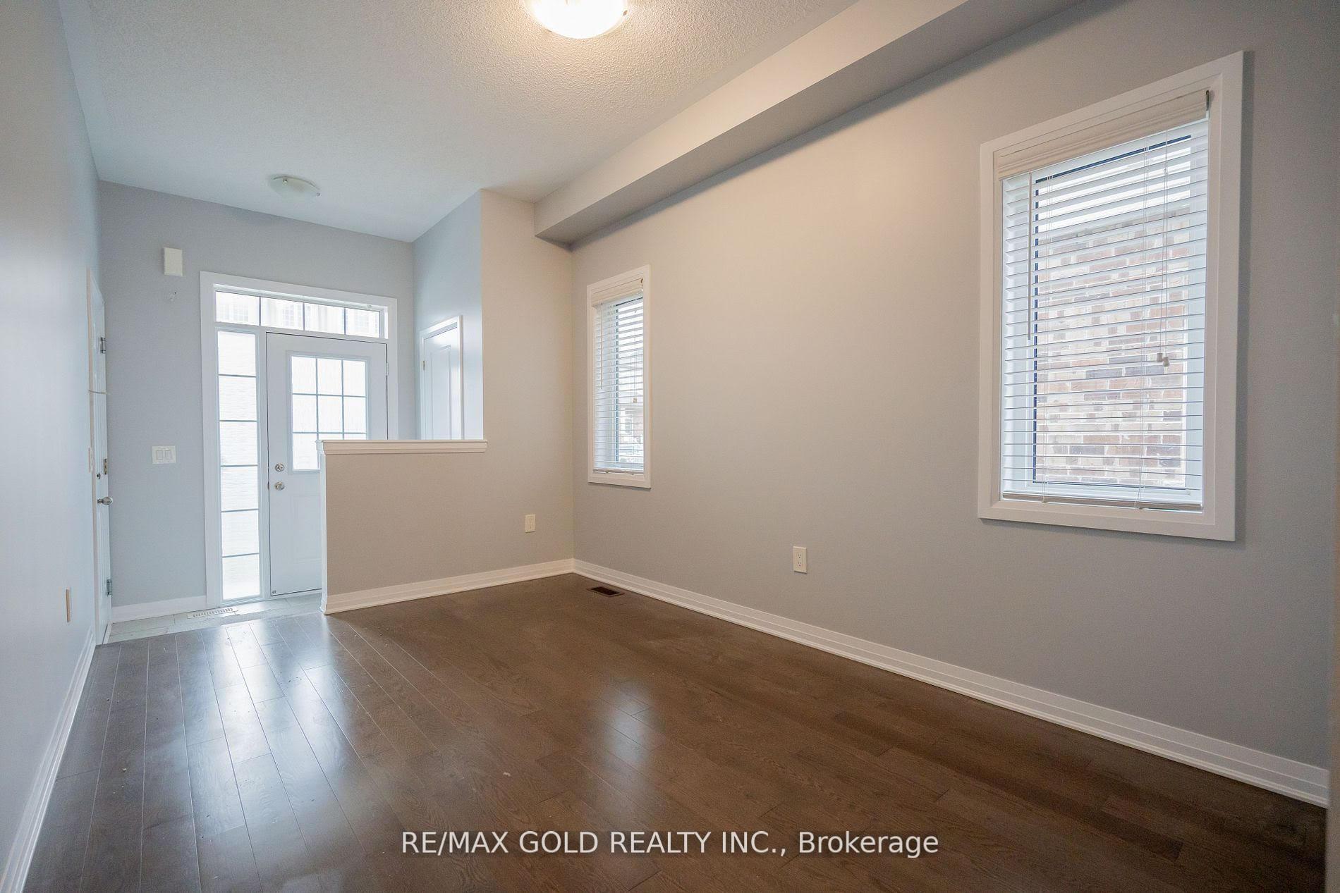 4064 Maitland Street, Lincoln — photo 2 of 5