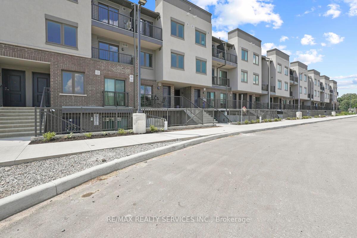370 Fisher Mills Road 36, Cambridge — photo 2 of 5