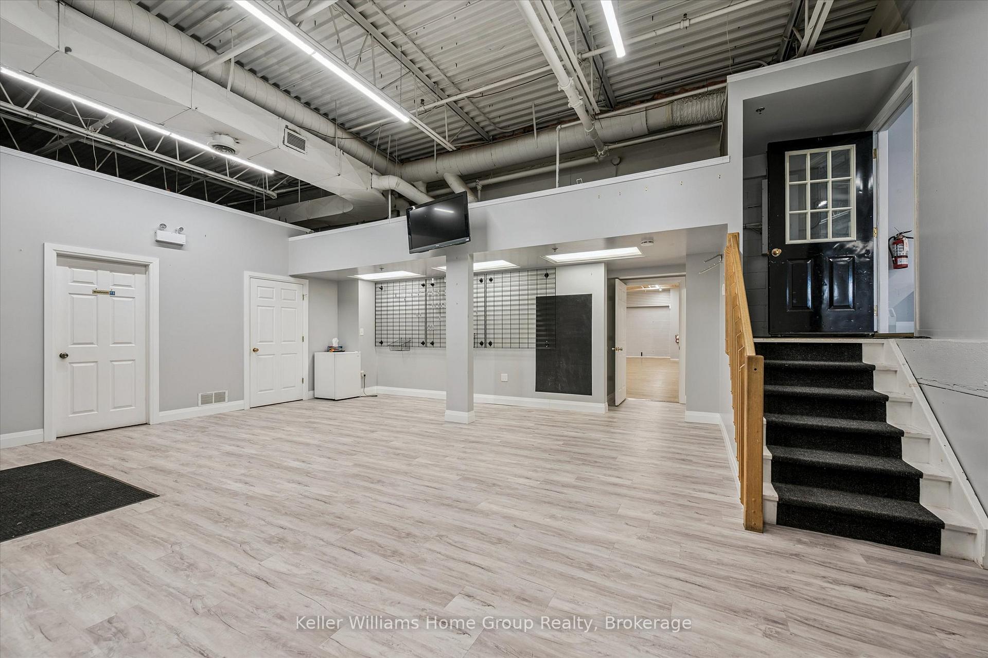 380 St Andrew Street W, Centre Wellington — photo 4 of 5