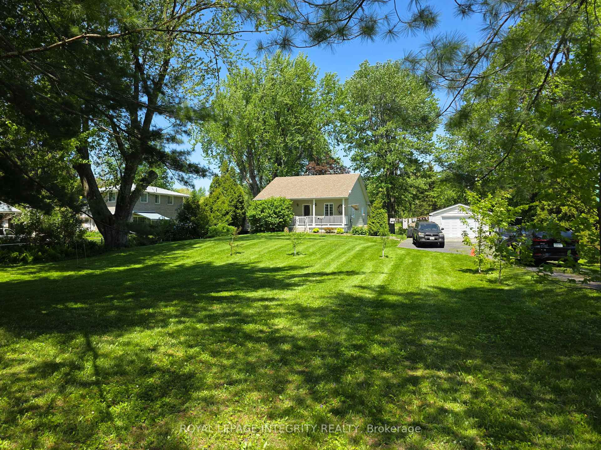 19825 Loyalist Road, South Glengarry, ON K0C 2J0 — South Glengarry, Ontario
