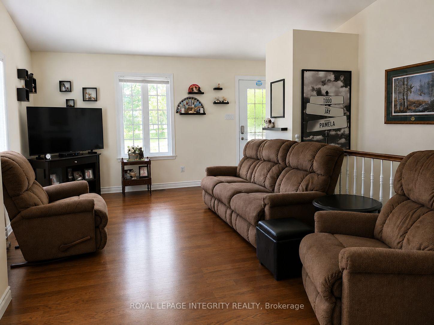 19825 Loyalist Road, South Glengarry — photo 4 of 5