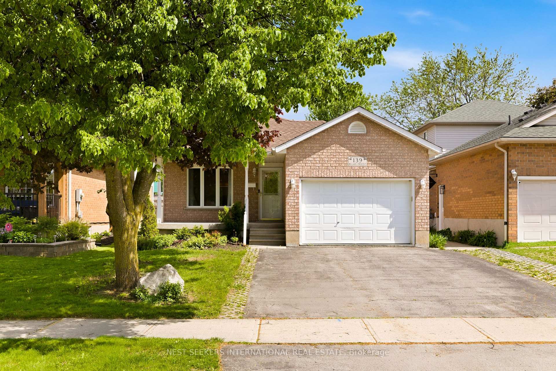139 Bellamy Crescent MAIN, Centre Wellington — photo 2 of 5