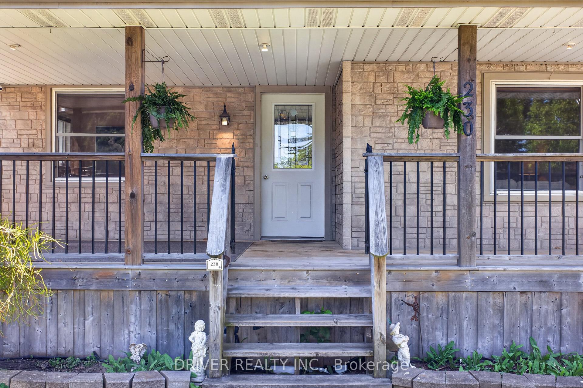 230 Alma Street, St. Thomas — photo 3 of 5